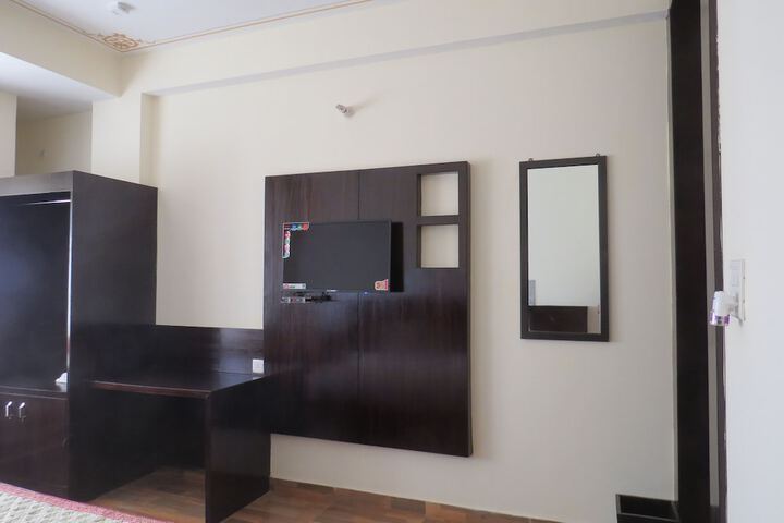 Room 33 of 105