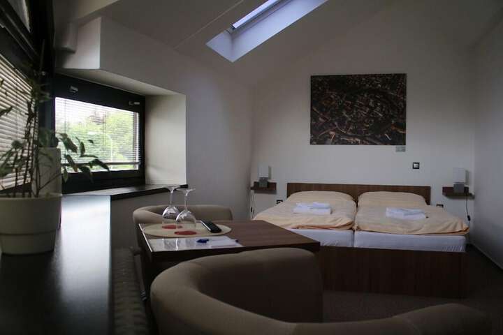 Room 11 of 35