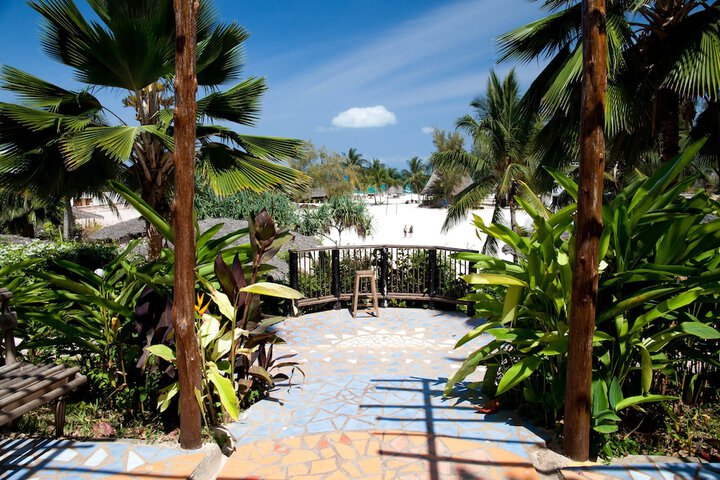 Hotel Exterior 56 of 60