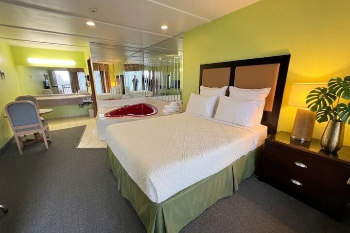 Room 7 of 23