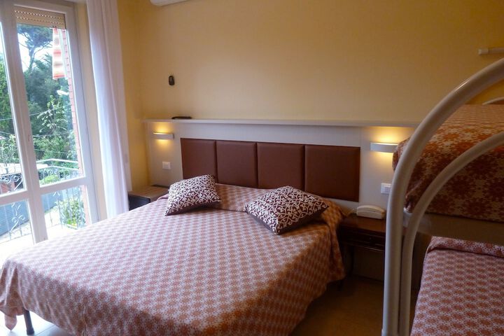 Room 4 of 53