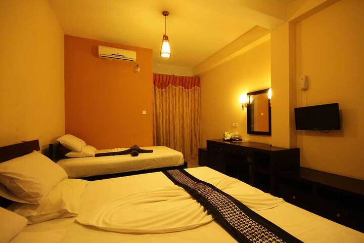 Room 4 of 13