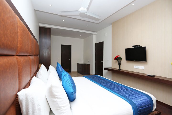 Room 7 of 24