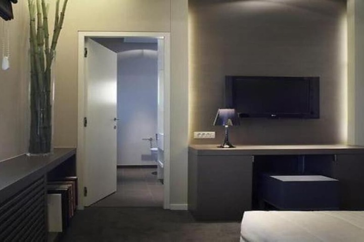 Room 2 of 46
