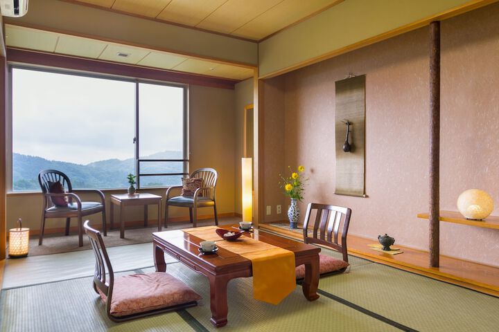 Room 10 of 53