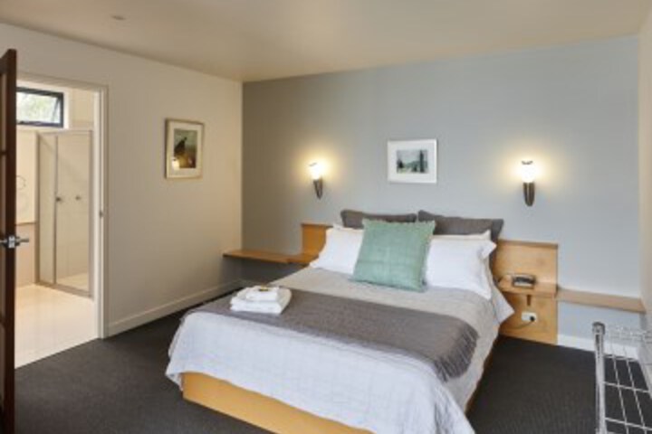 Room 10 of 43
