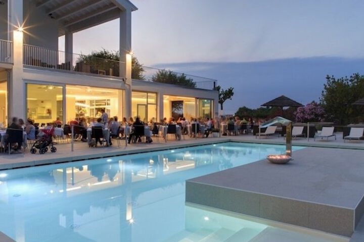Pool Hotel