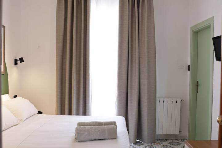 Room 13 of 107