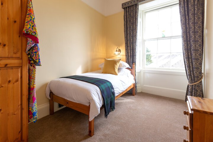 Room 9 of 26