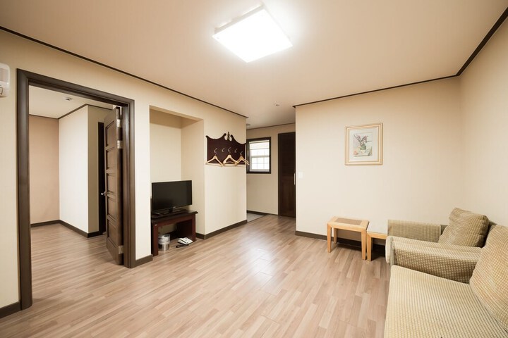 Room 12 of 40