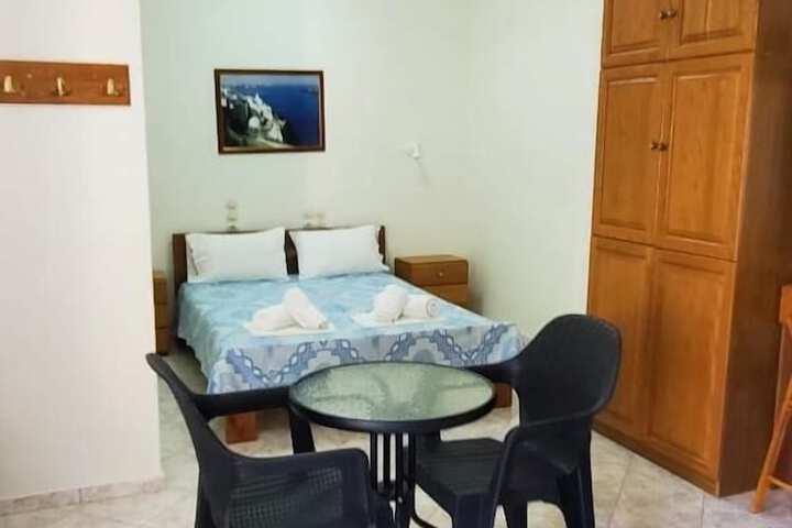 Room 3 of 27