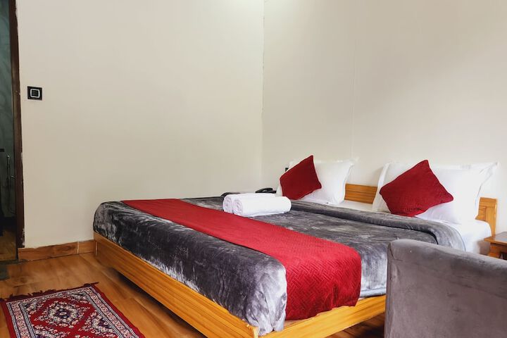 Room 3 of 53