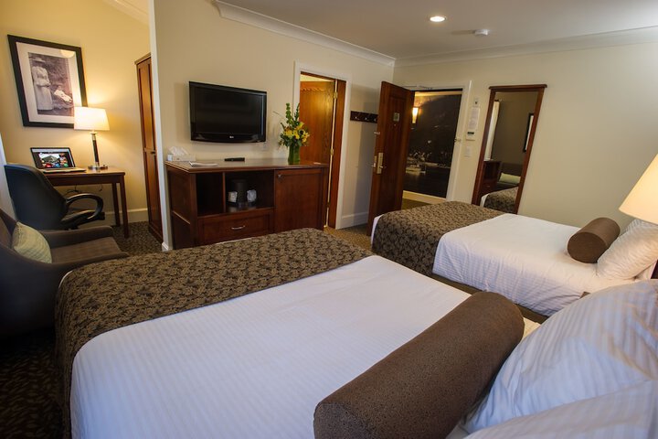 Room 31 of 140