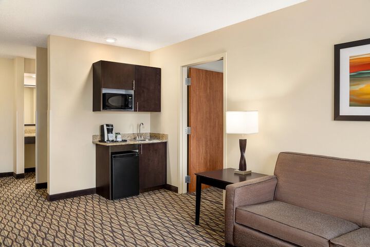 Room 10 of 65
