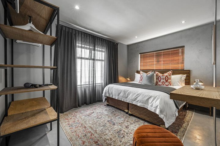 Room 3 of 53