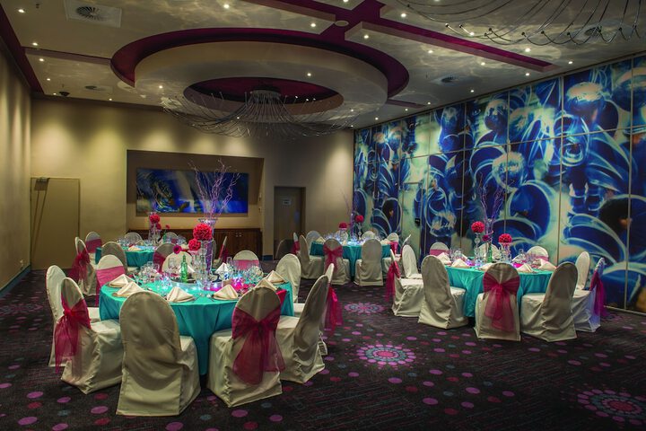 Ballroom/Hall 44 of 47