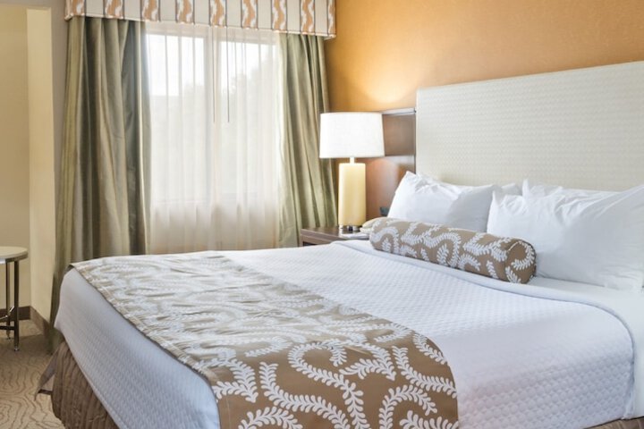 Room 40 of 85