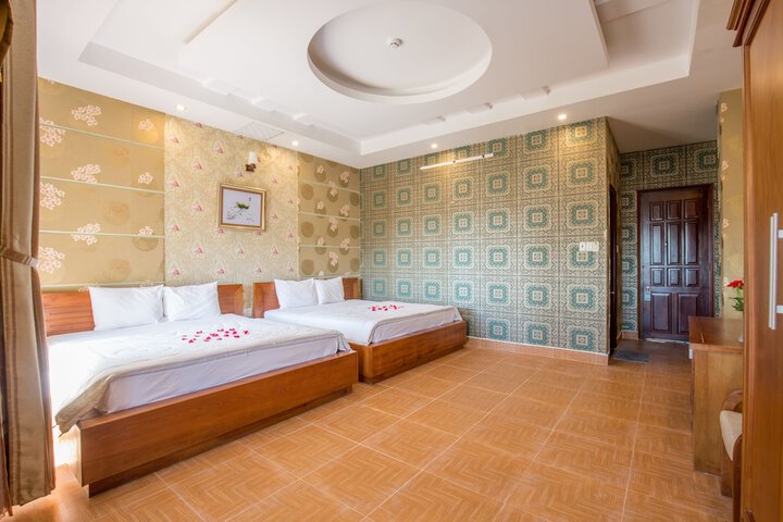Room 5 of 79