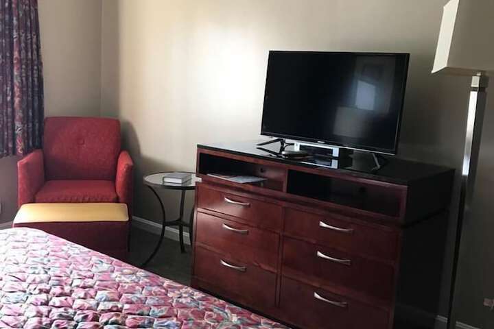 Room 15 of 19