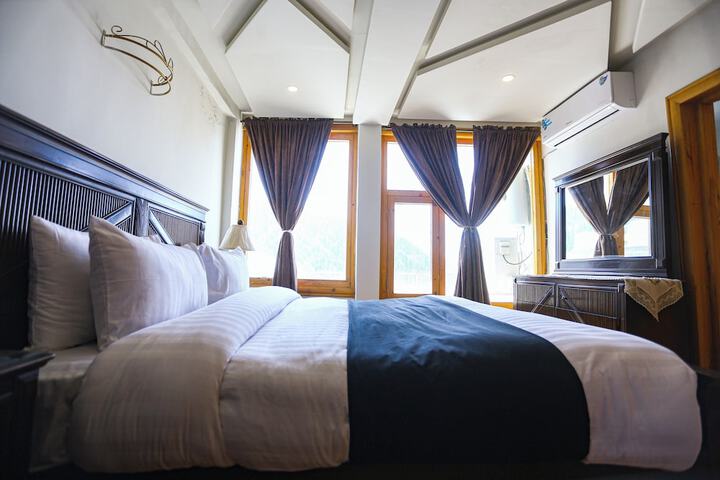 Room 14 of 25