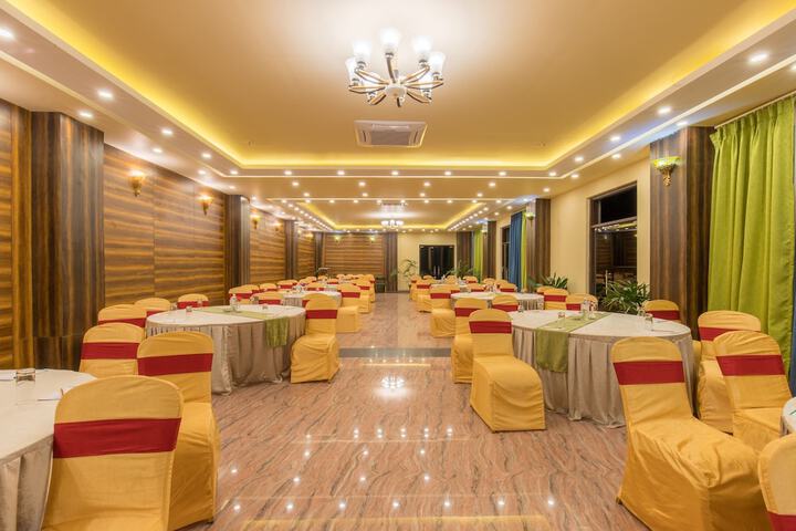 Ballroom/Hall 69 of 76