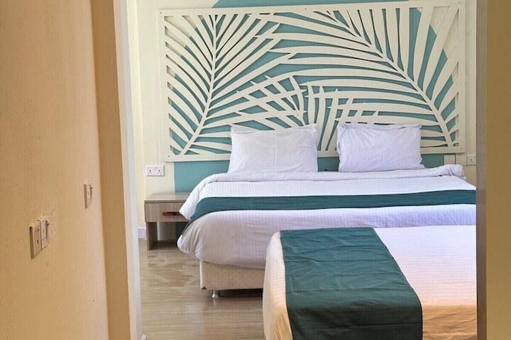 Room 5 of 33