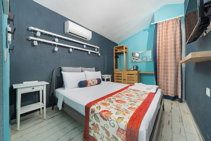 Room 18 of 48