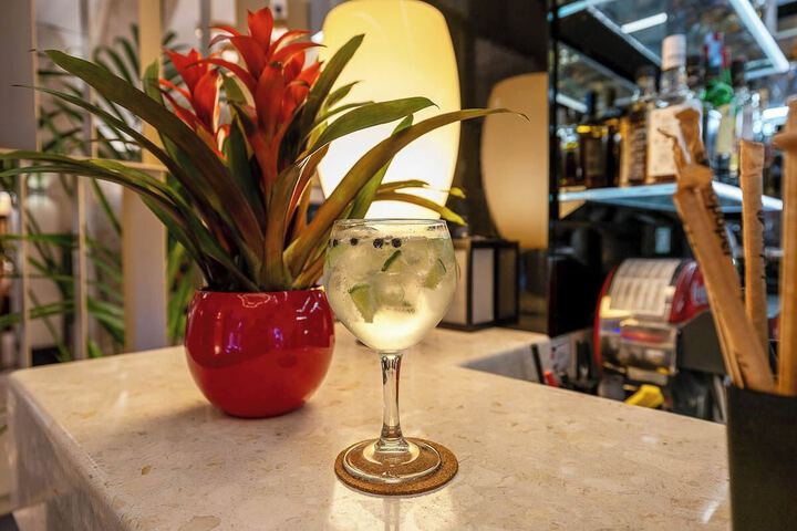 Lounge 119 of 143