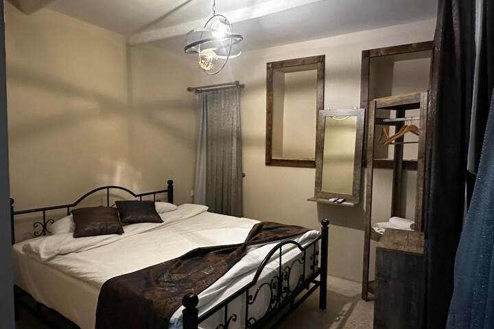 Room 5 of 29