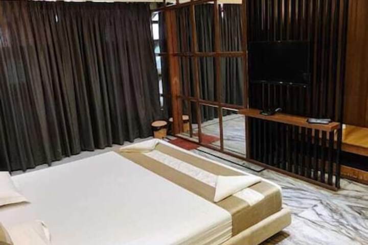 Room 3 of 23