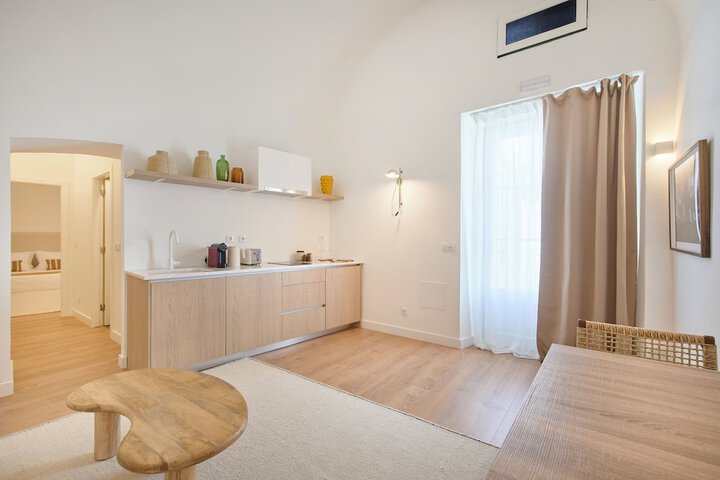 Room 4 of 67