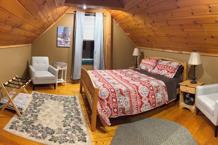 Room 18 of 103