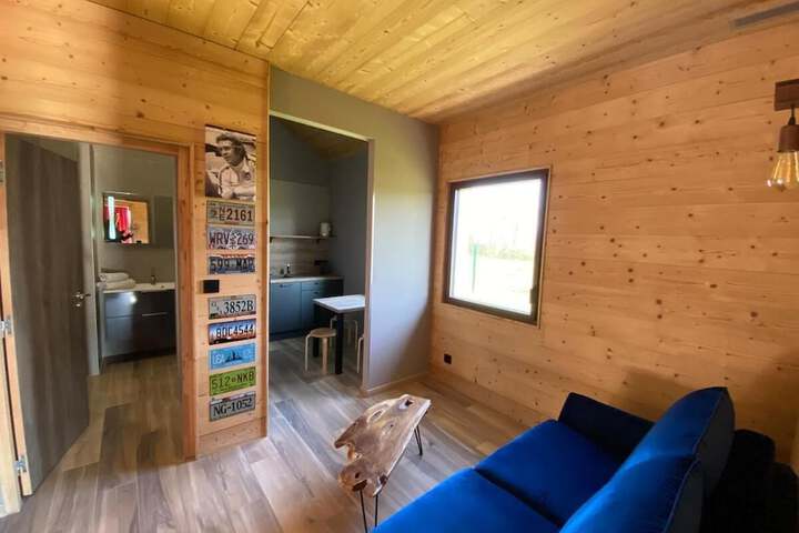 Room 13 of 21