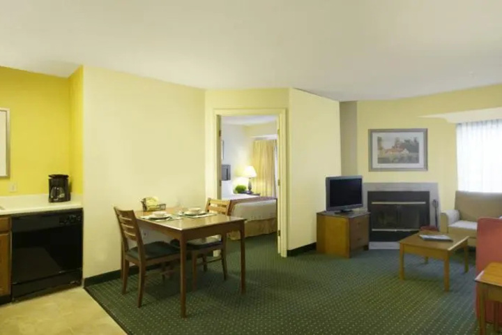 Room 3 of 9