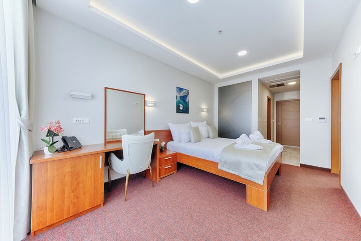 Room 10 of 56