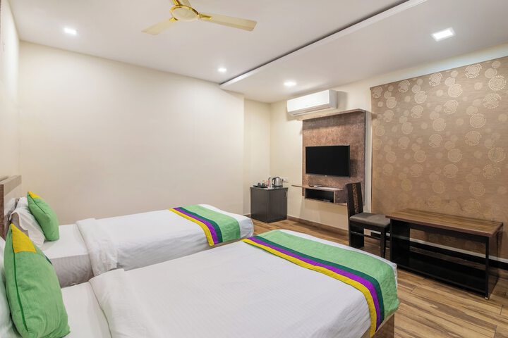 Room 16 of 39