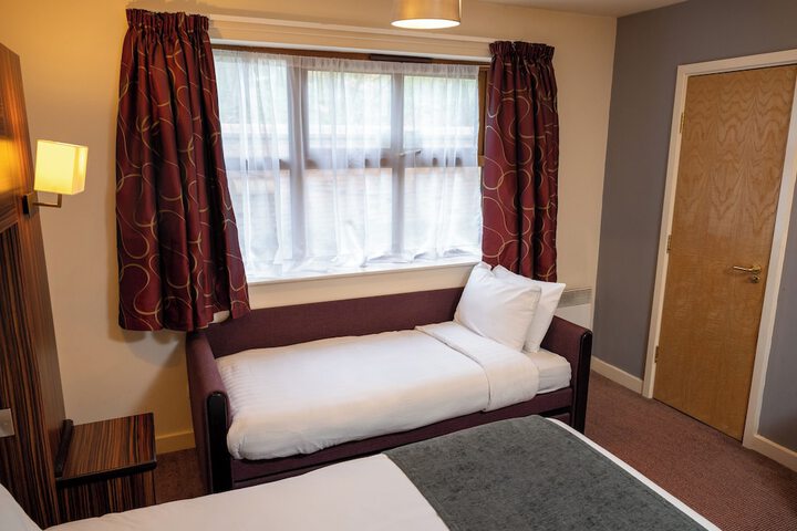 Room 9 of 35