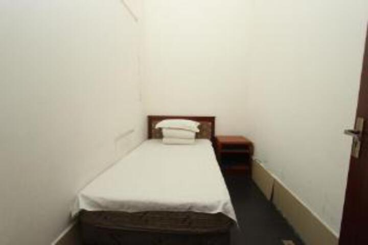 Room 6 of 6