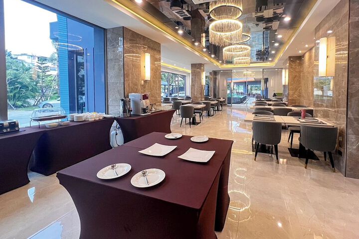 Dining 109 of 146