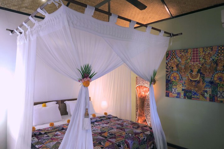 Room 3 of 52