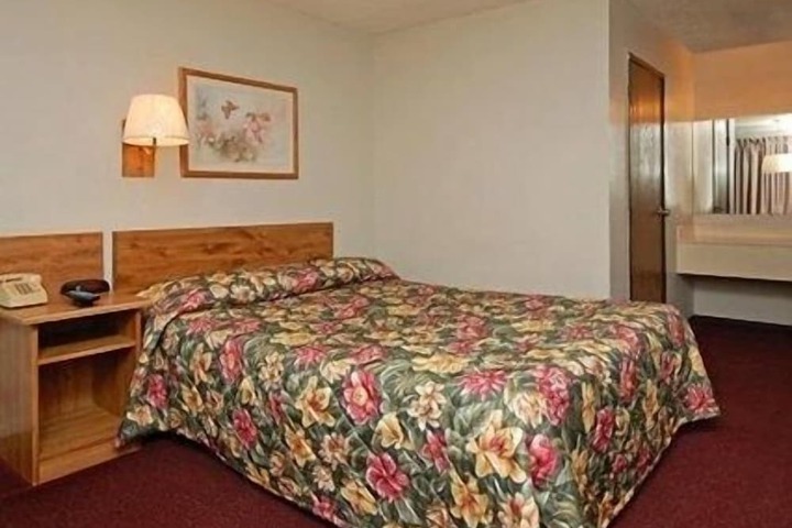 Room 5 of 34
