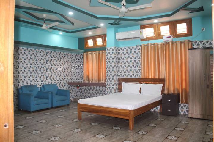 Room 10 of 26