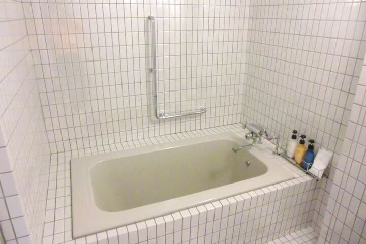 Room 14 of 27