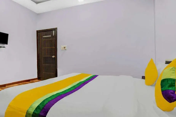 Room 5 of 15