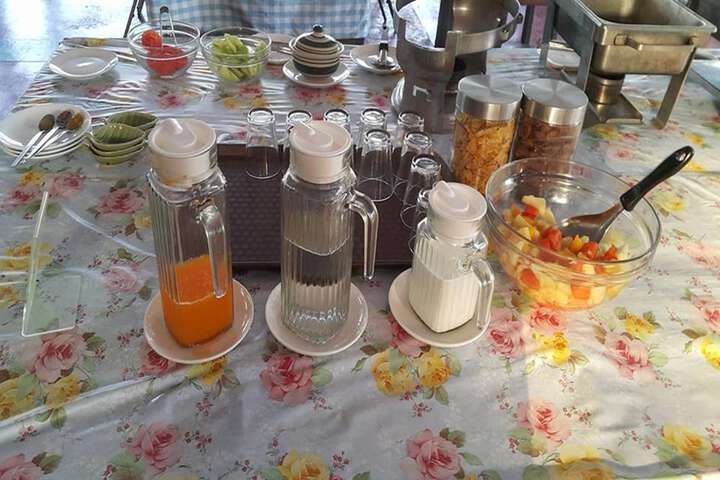 Breakfast/Coffee Service 4 of 17