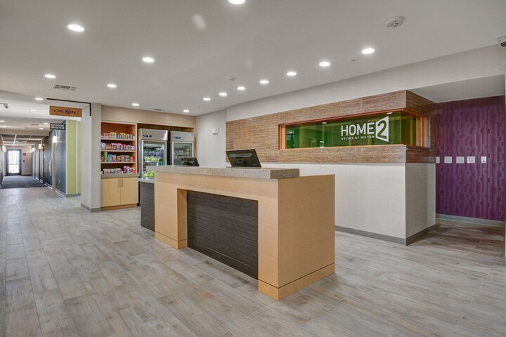 Check-in/check-out kiosk