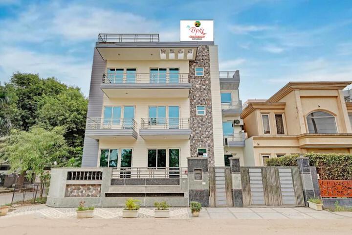 The Byke Express - Medicity Near Medanta Hospital - Pan India Pure Veg Hotel Chain