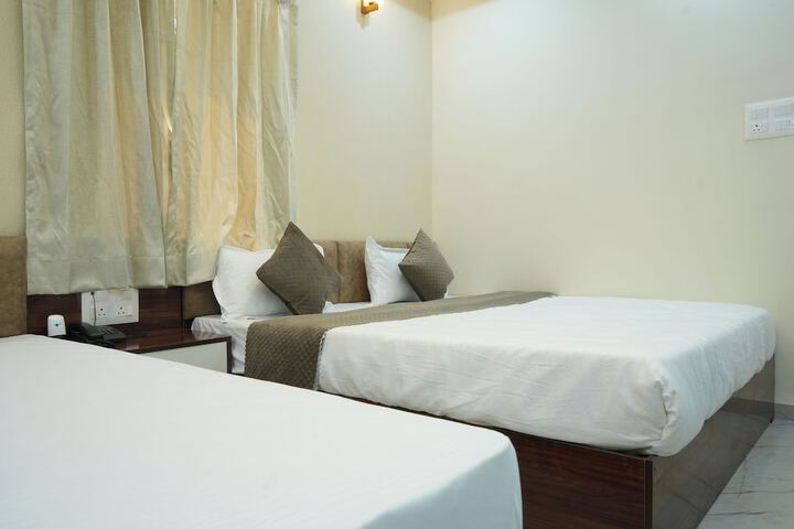 Room 11 of 27