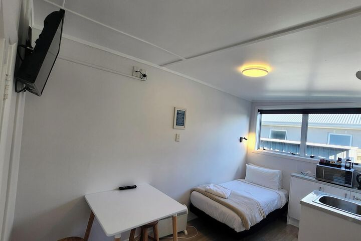 Room 12 of 71