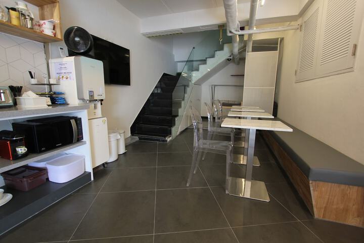 Guest Lobby
